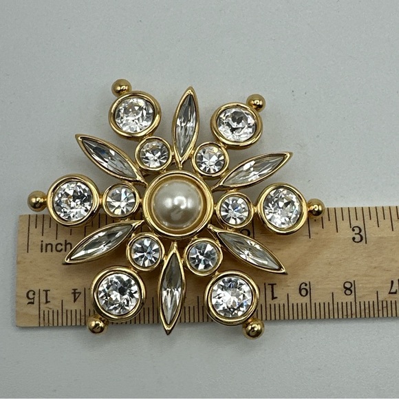 Vintage‎ Napier Clear Rhinestone Snowflake #649 - Picture 2 of 4